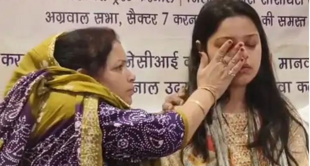 Amidst Grief, A Call for Unity - Vinay Narwal's Wife Urges Peace, Not Hatred