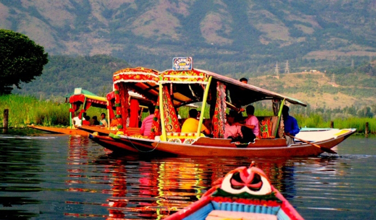 Kashmir’s Tourism Economy in Crisis – How the Industry Can Bounce Back!