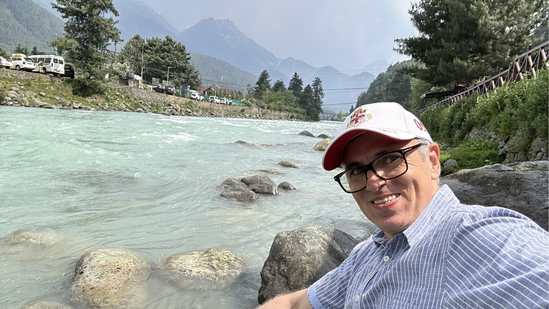 Pahalgam Cabinet Meeting: Omar Abdullah’s Bold Stand Against Terrorism and Vision for Kashmir’s Revival