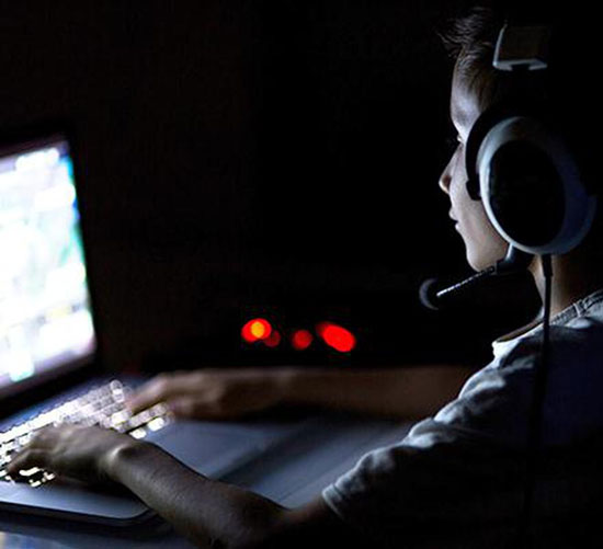 When Gaming Turns into a Health Hazard: The Shocking Case of a Teen’s Spinal Collapse