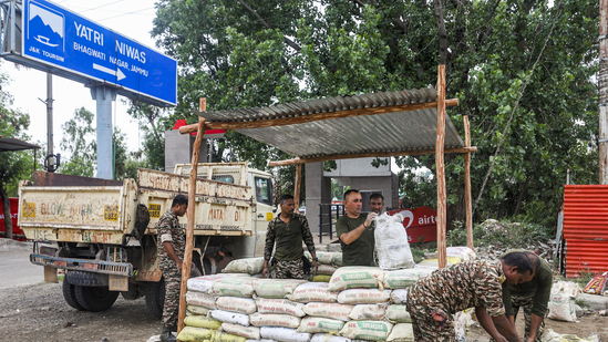 Amarnath Yatra 2025: J&K Police Bolster Security With New Checkpoints Amid Heightened Vigilance