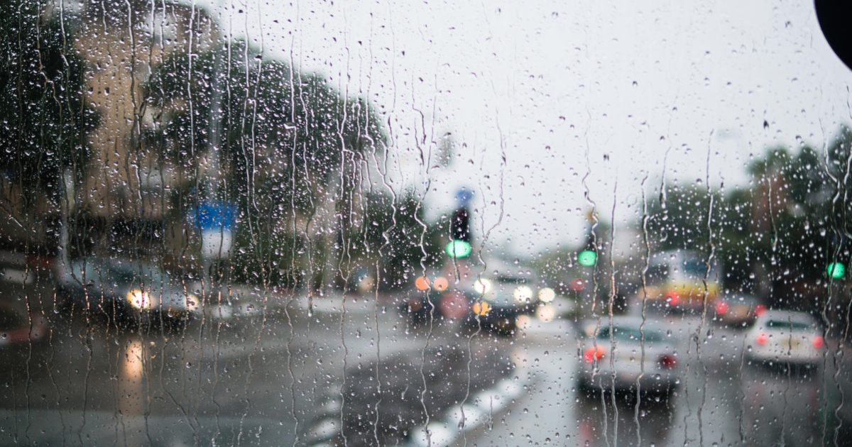 Kashmir Weather Alert: Rain Lashes Valley, Temperatures Plunge Below Normal