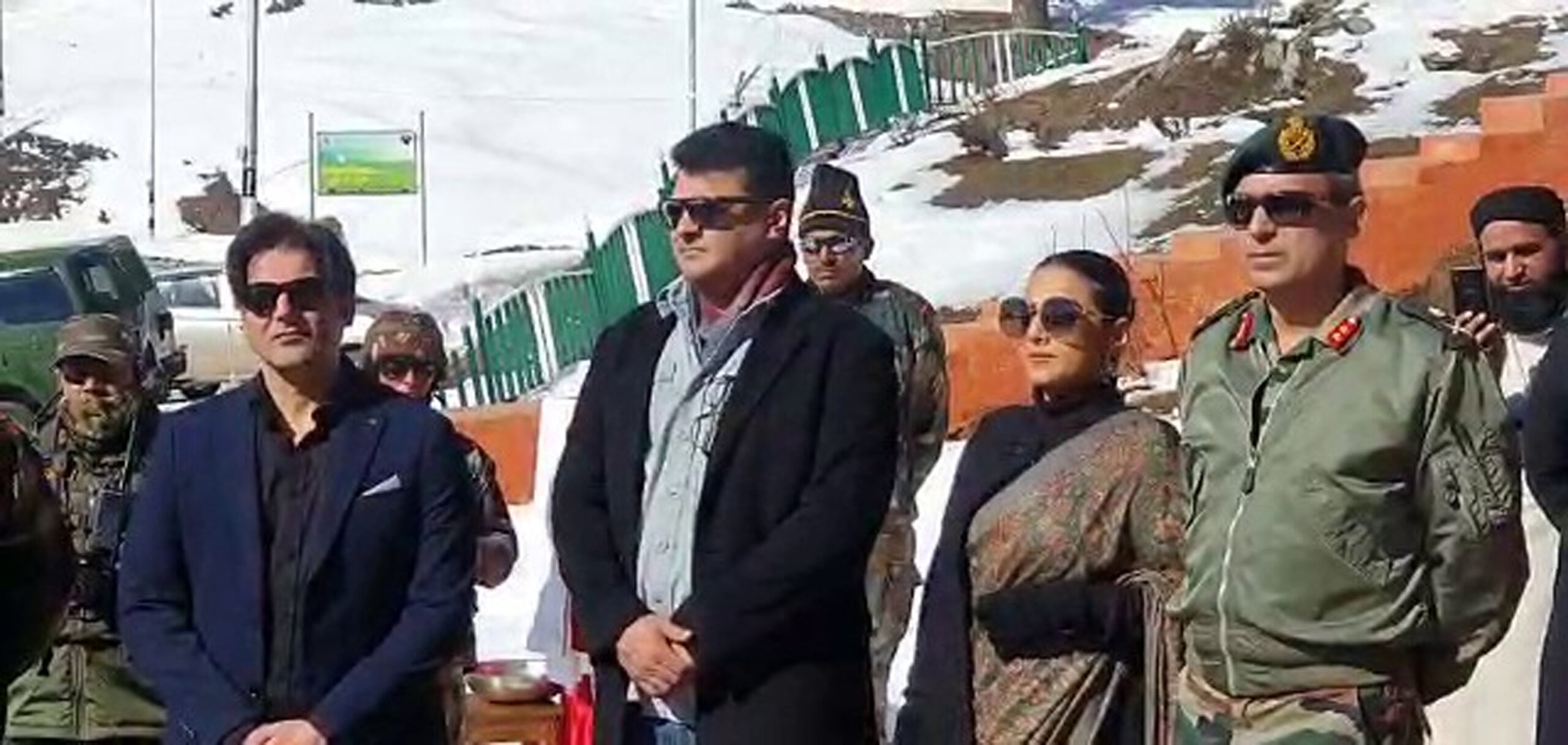 Silverline: Bollywood Film Crews and Tourists Return to Kashmir