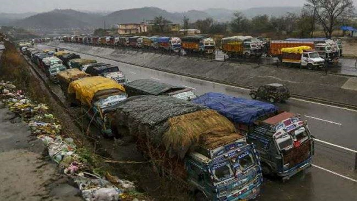 NH-44 Closure Update: Kashmir Cut Off for a Week, Supplies & Businesses Hit Hard