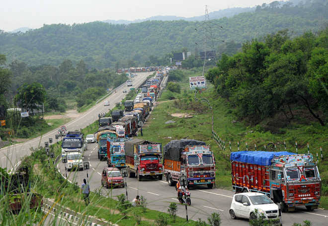 Srinagar–Jammu National Highway (NH-44) Partially Reopens After Six-Day Blockade – Full Restoration May Take 20–25 Days