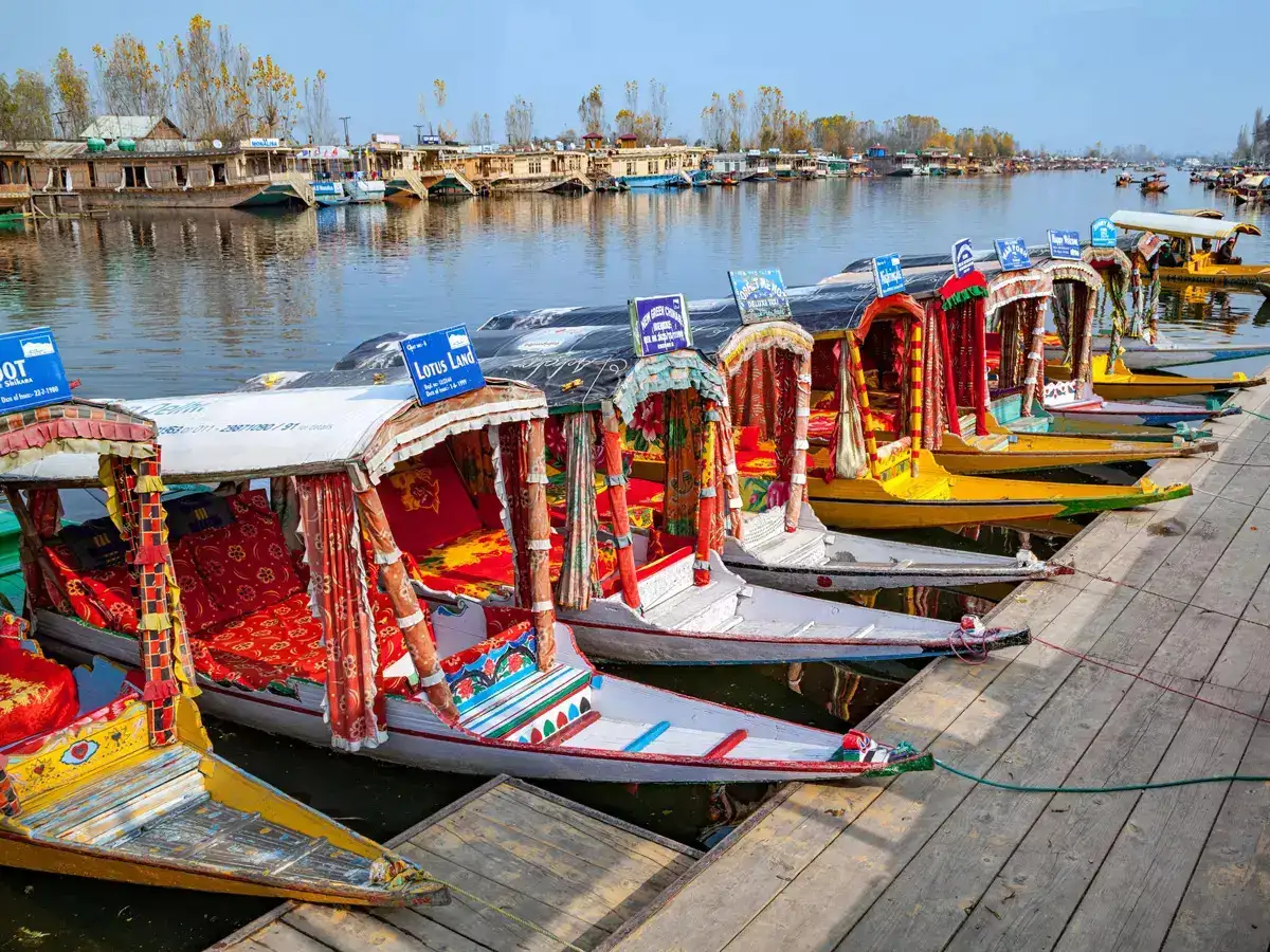 Kashmir Tourism in Crisis: Why Hotels Are Empty and Operators Are Struggling