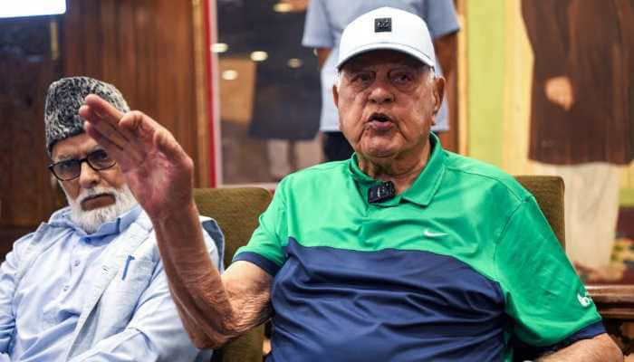 Farooq Abdullah Accuses LG Manoj Sinha of Delaying Government Work in Jammu & Kashmir – Detailed Analysis