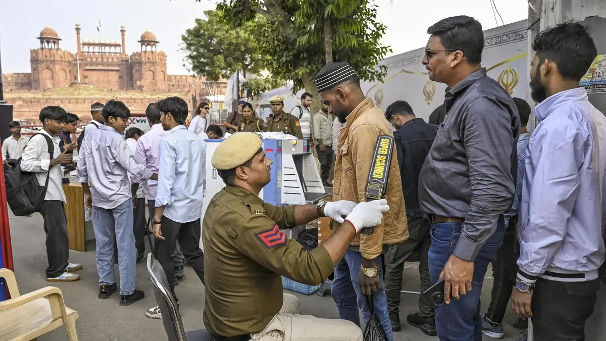 Red Fort Blast Fallout: Kashmiris Face Hostility Nationwide — Housing Bias, Profiling & Fear