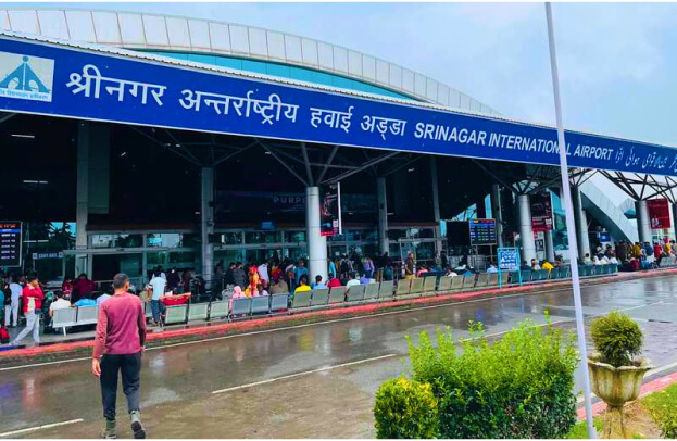 Kashmir Aviation in 2025: Resilience and Turbulence as Srinagar Airport Handles 35.26 Lakh Passengers | Aviation Sector Report