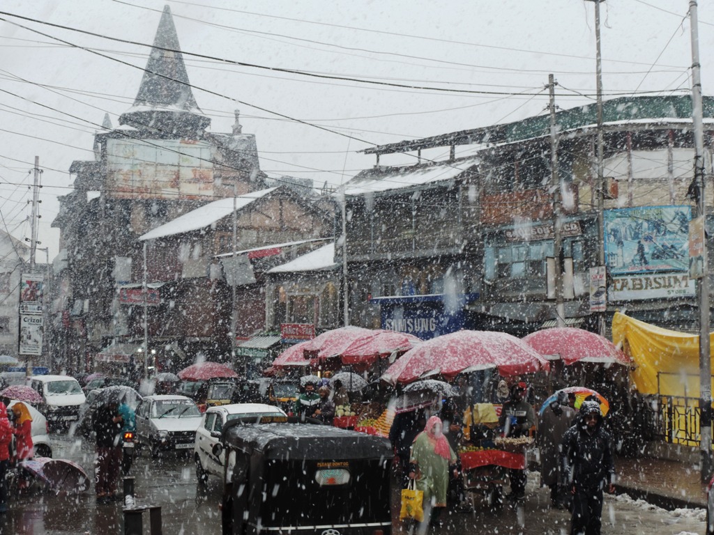 Kashmir Braces for Fresh Snowfall as Western Disturbance Set to Arrive on New Year’s Eve