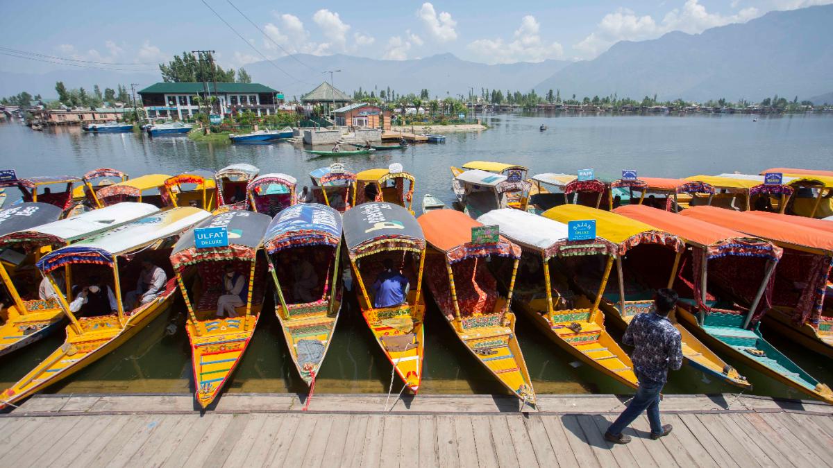 Kashmir Tourism at a Crossroads: Autumn Revival, Winter Hopes & Nationwide Outreach After Setbacks