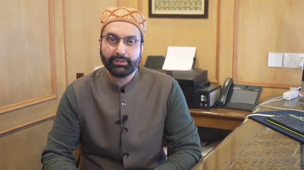 Barred from Jama Masjid, Mirwaiz’s Online Sermon Calls for Dialogue on Kashmir | House Arrest Deepens Trust Deficit