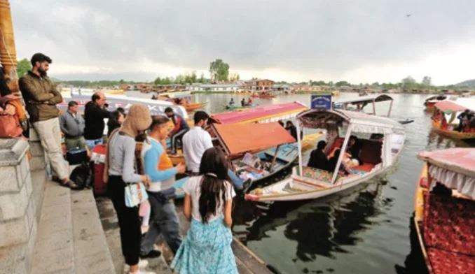 Kashmir Tourism Revival 2026: Valley Travel Sector Gains Fresh Momentum After Long Shutdown