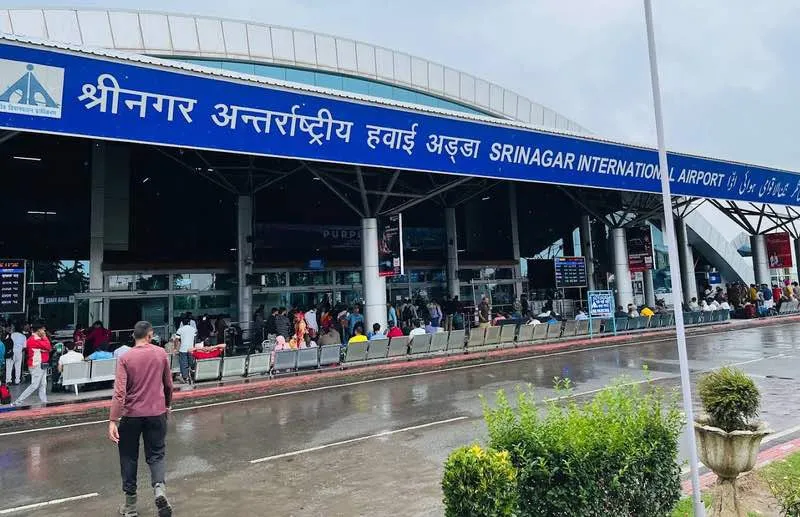Srinagar Airport Curbs Flights to Daytime Hours: Tourism Industry Braces for Peak Season Impact