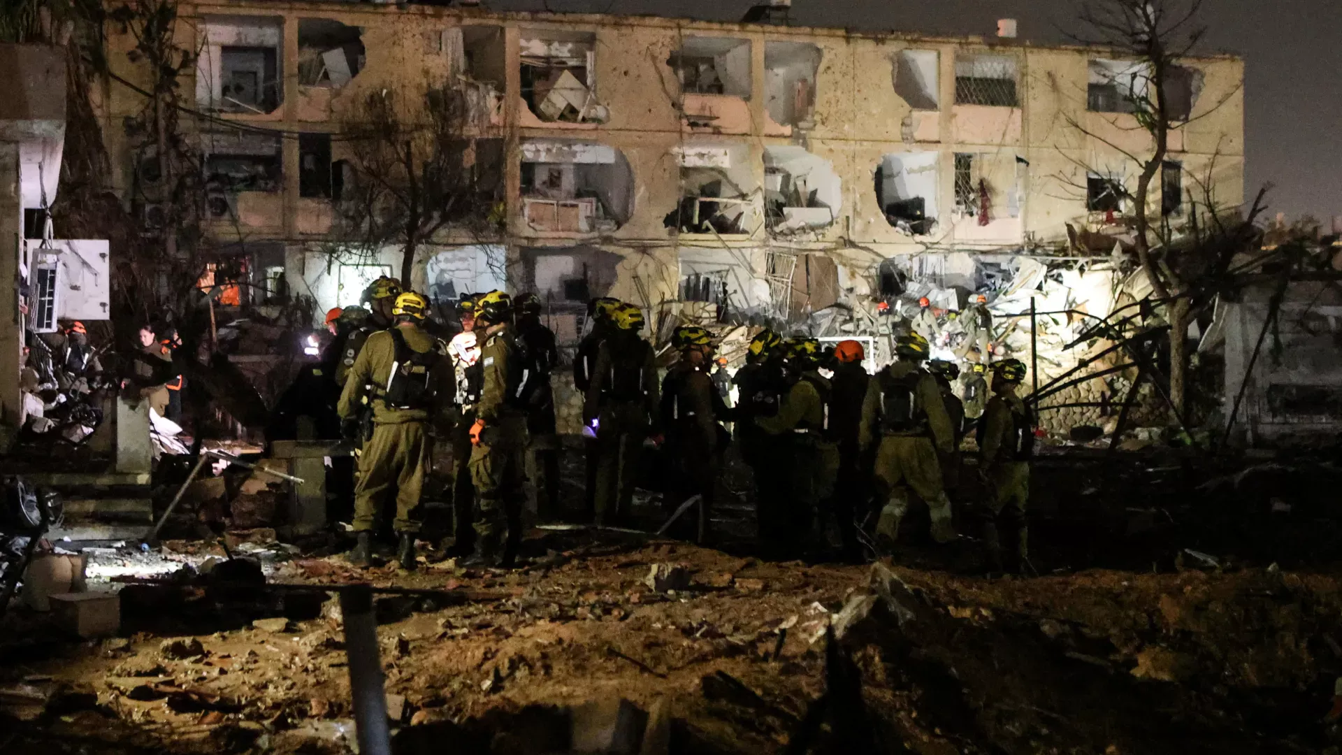 Iran Strikes Near Israel’s Nuclear Site: 180 Injured, Nuclear Risk Fears Rise