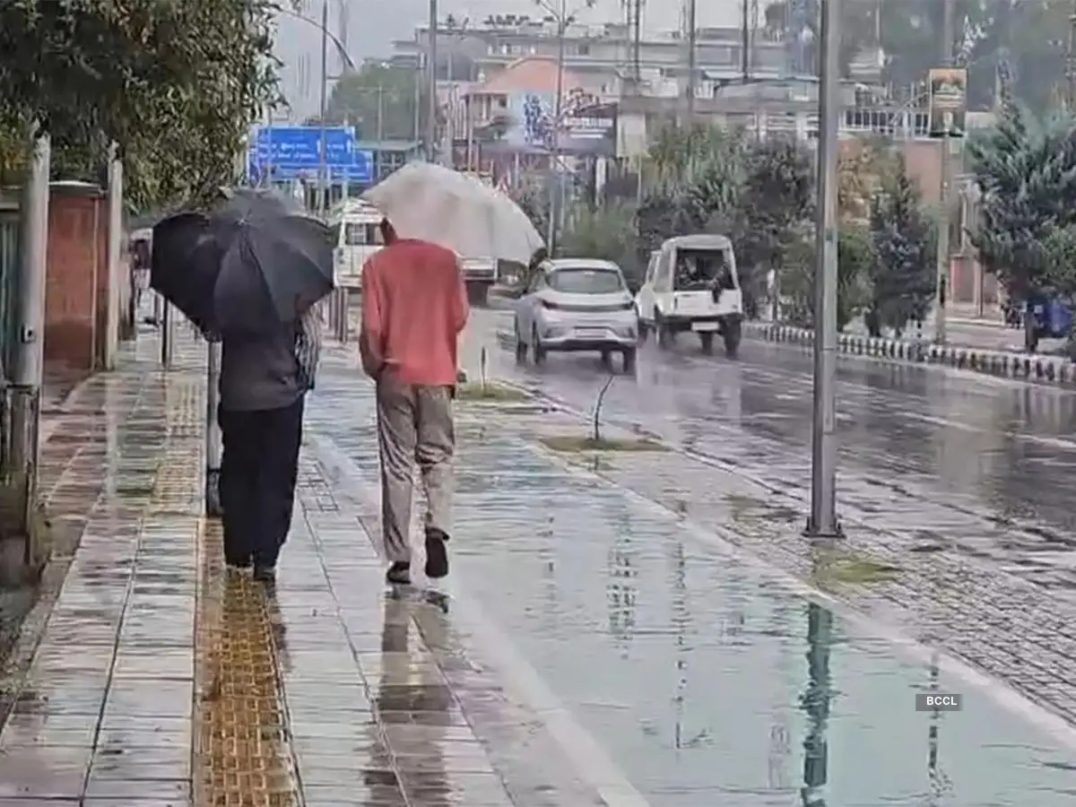 Kashmir Weather Alert: Heavy Rain, Snowfall Trigger Landslide & Flood Risks; Highway Disruptions Likely Till April 10