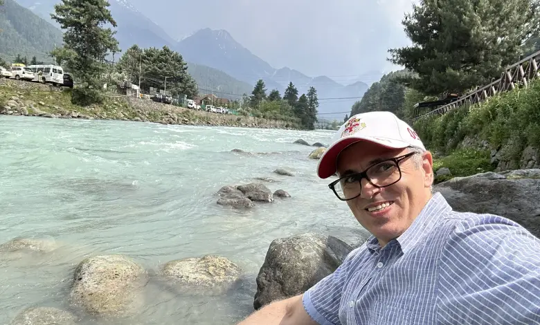 Omar Abdullah Invites Filmmakers to Kashmir: Recent Films Reviving Tourism in the Valley