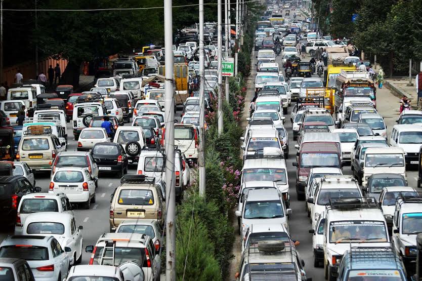 Srinagar Traffic Crisis: Smart City Push, Parking Reforms & Strict Policing Aim to Decongest City Roads