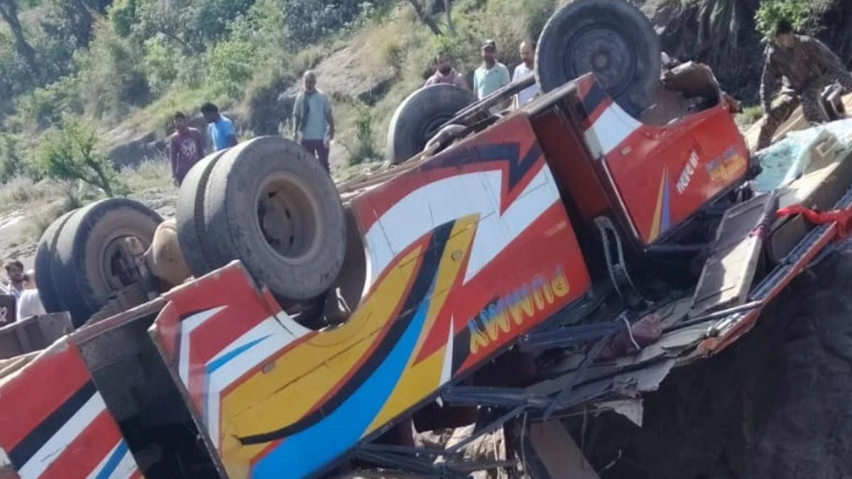 Udhampur Bus Tragedy: 21 Dead After Bus Falls Into Gorge Near Ramnagar, Dozens Injured