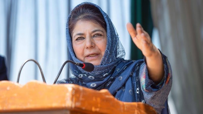 Mehbooba Mufti Targets Omar Abdullah Government, Calls It “Betrayal of People’s Mandate”