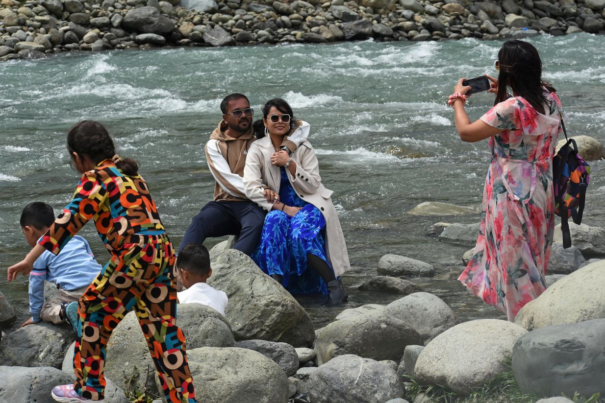 Pahalgam Tourism Rebounds: Kashmir Valley Signals Strong Comeback After Year of Uncertainty