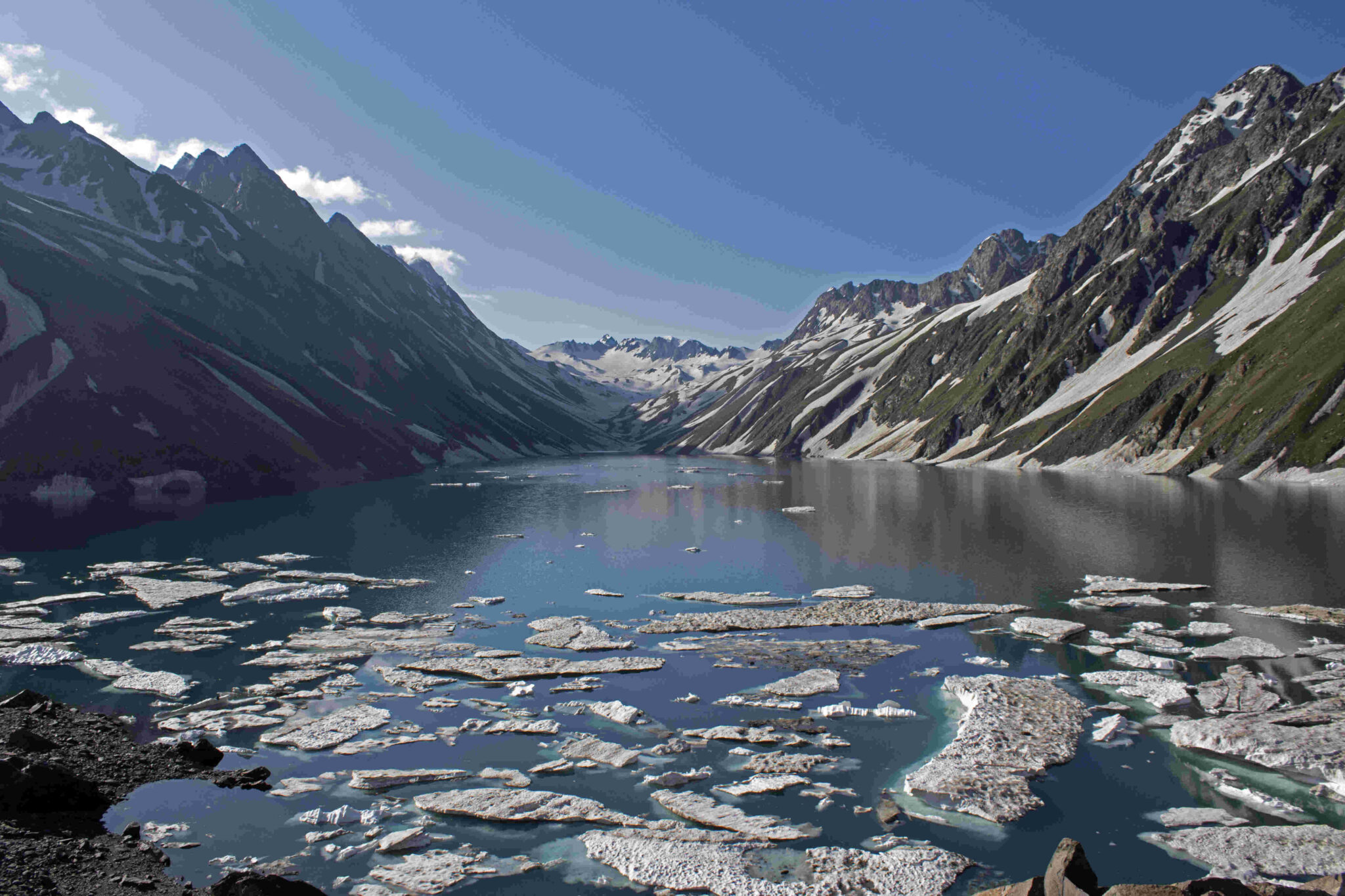 Kashmir’s Climate Crisis: How Vanishing Winters, Retreating Glaciers and Extreme Weather Are Rewriting the Valley’s Future