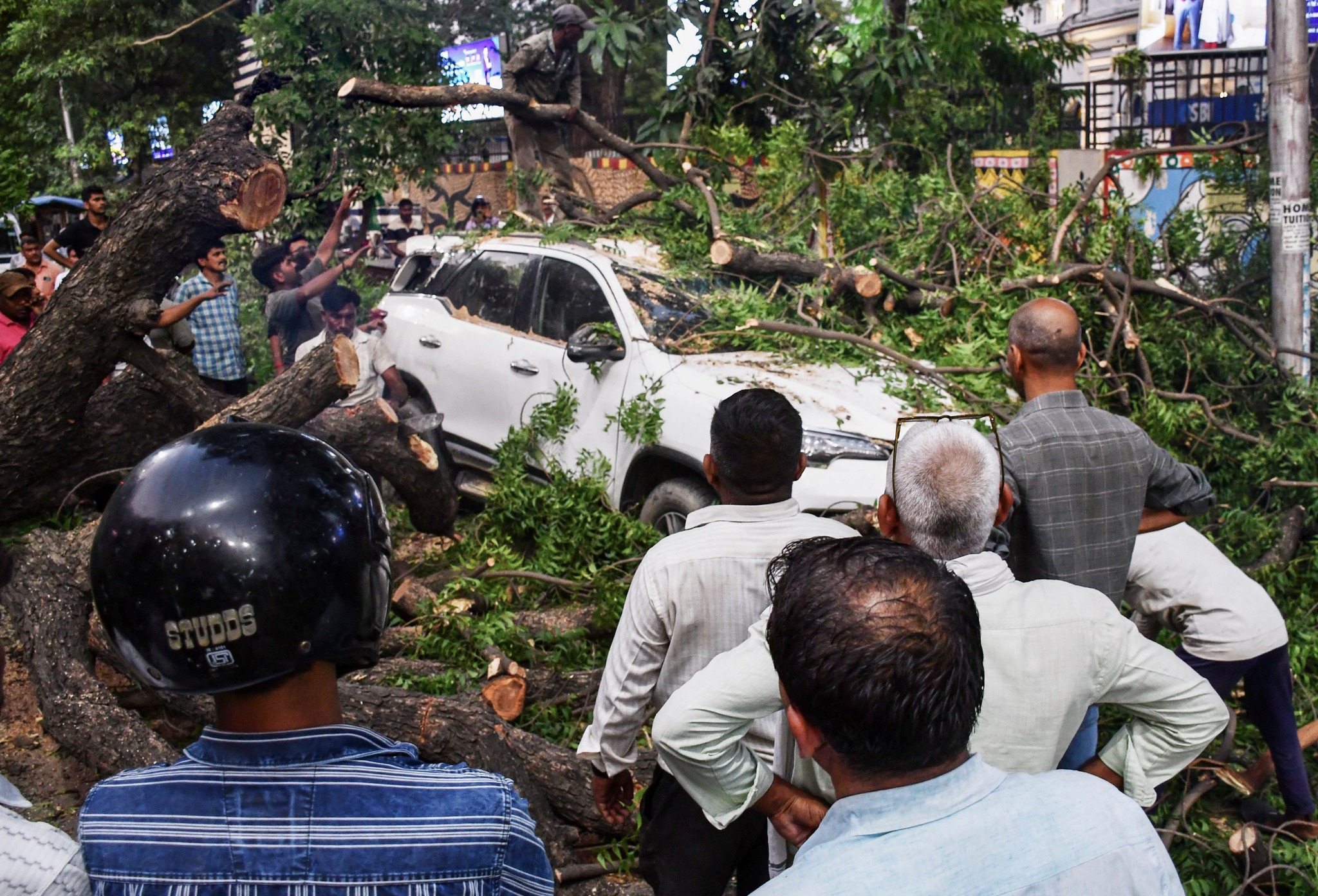 UP Storm Death Toll Rises to 89 as Fierce Winds, Lightning and Heavy Rain Leave Trail of Destruction