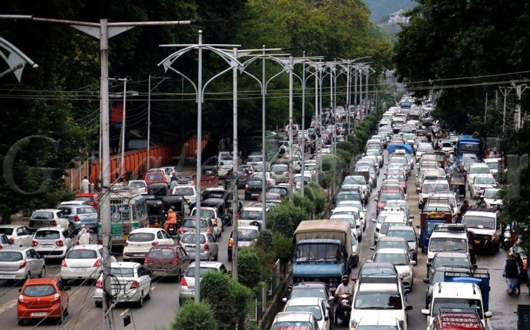 Kashmir Traffic Crisis 2026: Why Srinagar’s Roads Are Losing the Battle Against Gridlock