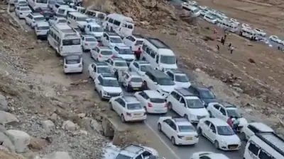 Ladakh Traffic Jam Viral Video Sparks Fresh Debate on Overtourism: Is the Himalayas' Crown Jewel Reaching Its Limit?