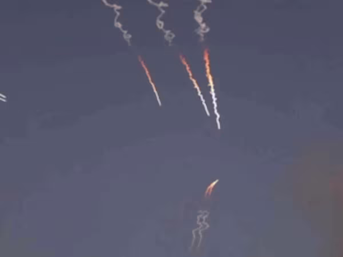 War Clouds Return Over the Gulf: Fresh US Strikes Hit Iran as Missile Alerts Echo Across Bahrain and Qatar