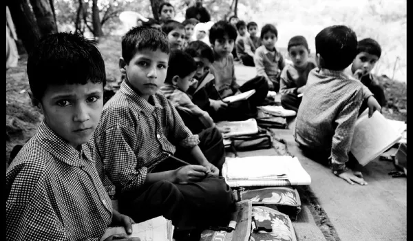 Kashmir’s Language Dilemma: English for Opportunity, Kashmiri for Identity