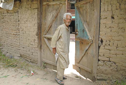 Fresh Threats, Old Fears: Why Kashmiri Pandits Are Again Questioning Their Safety in the Valley