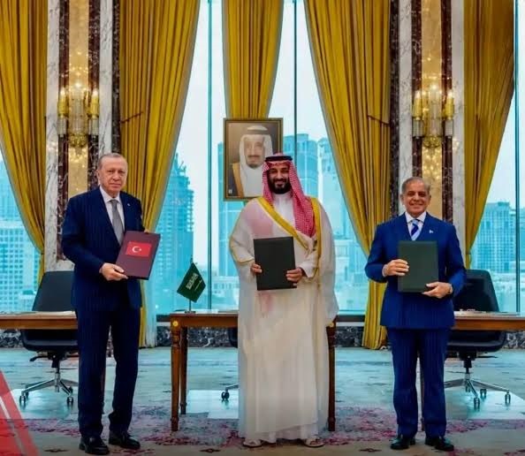 Mecca Pact Faces First Real Test as Houthis Attack Saudi Arabia: Where Does Pakistan Stand?