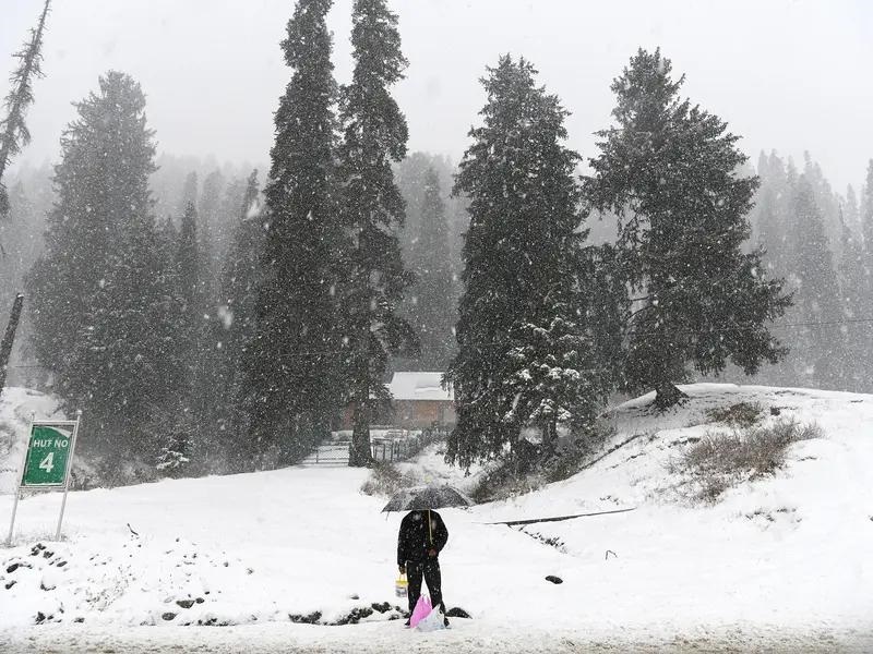 Jammu Kashmir Weather: Dry Days Ahead, Then Rain and Snow Possible Between October 8 and 11